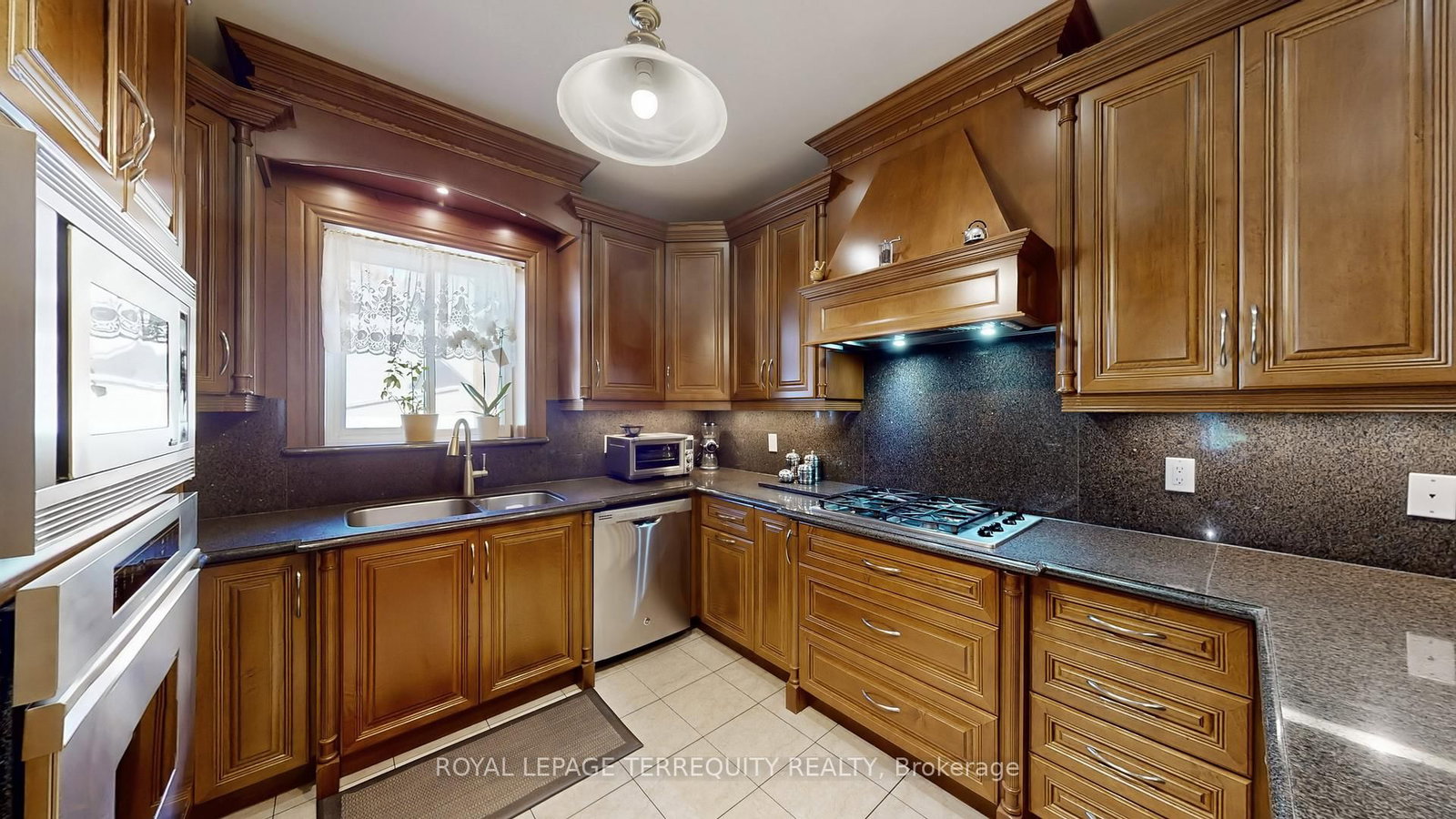 134 Hadrian Drive • Toronto, ON photo 11