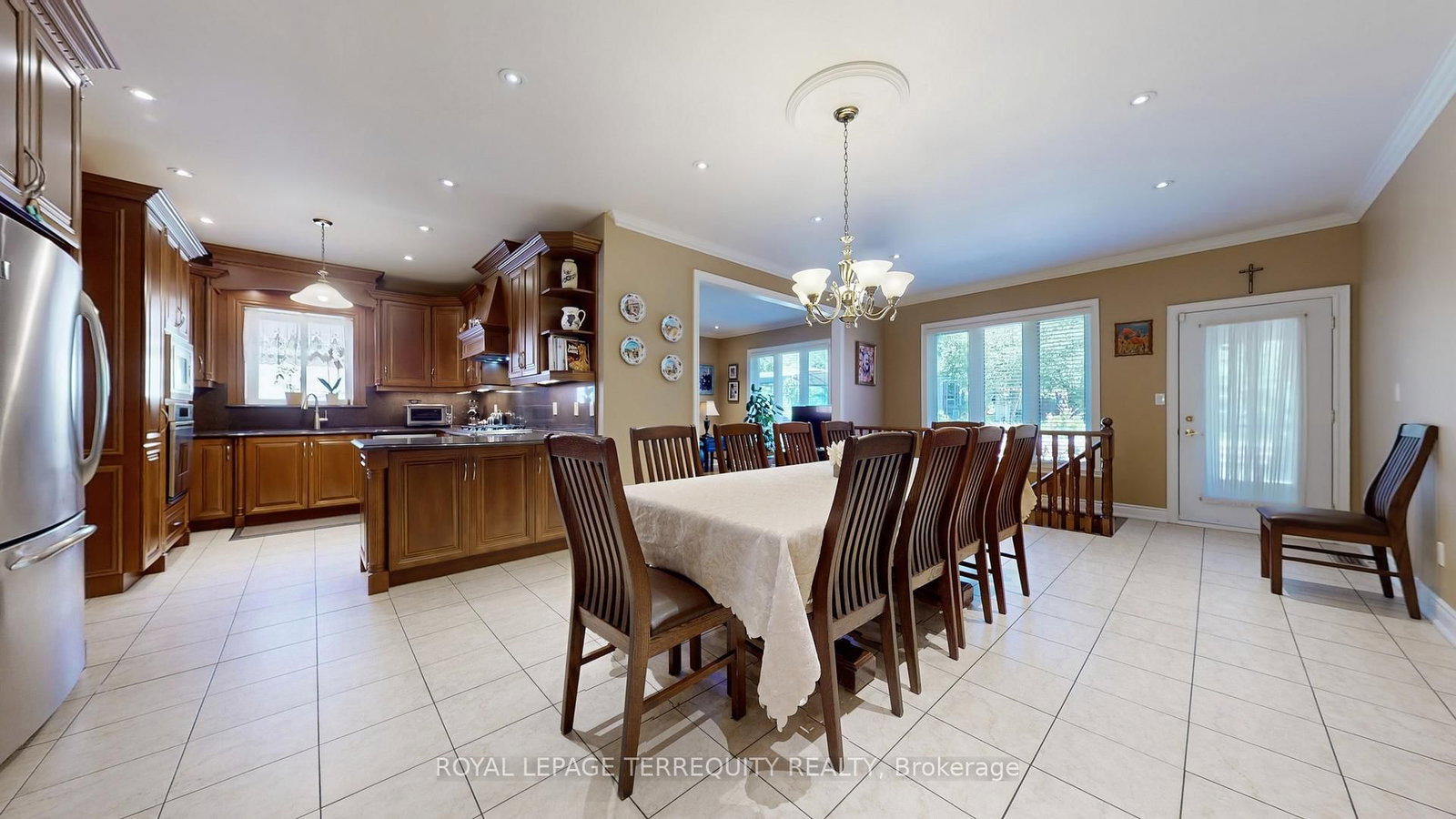 134 Hadrian Drive • Toronto, ON photo 14