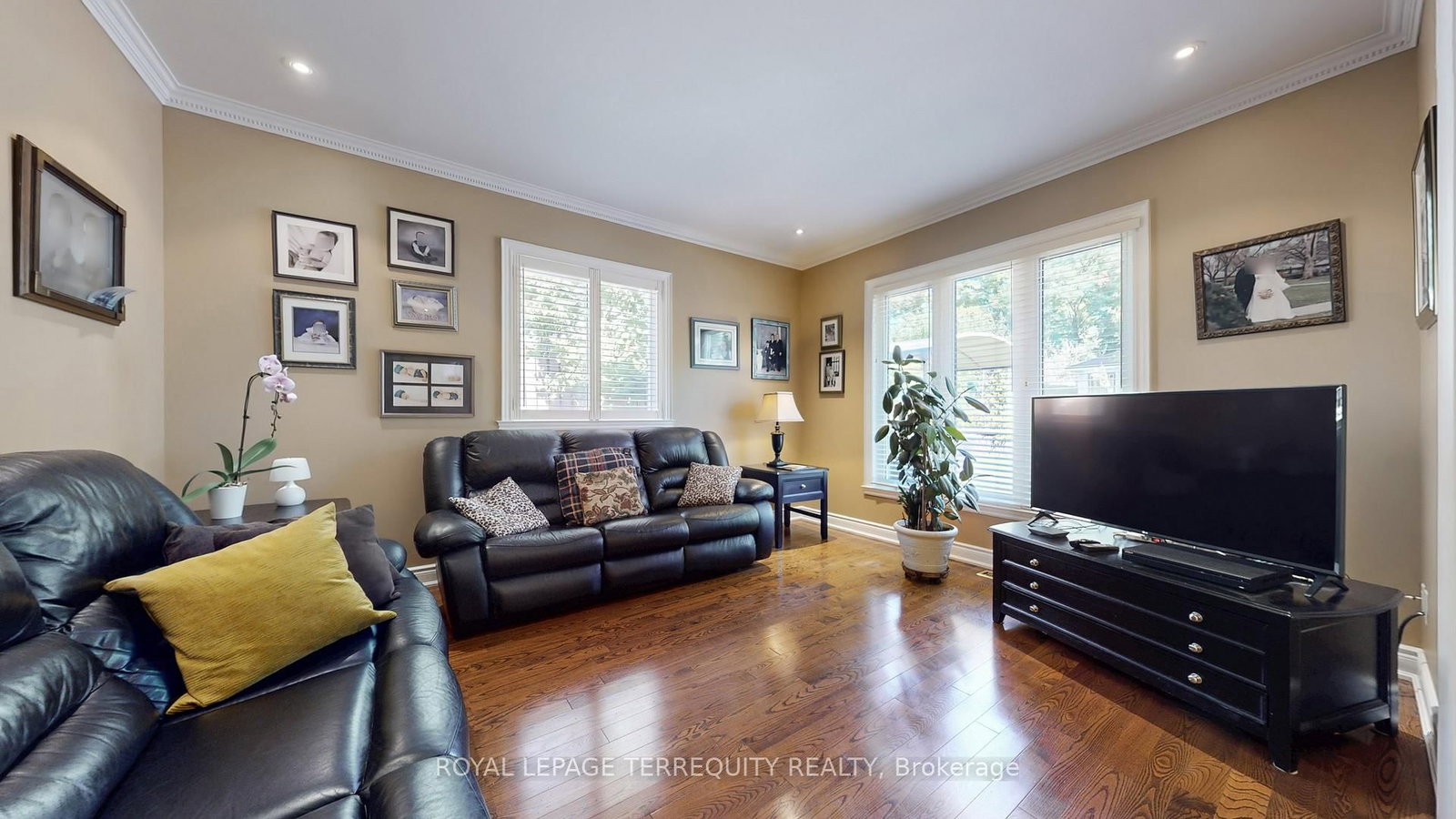 134 Hadrian Drive • Toronto, ON photo 21