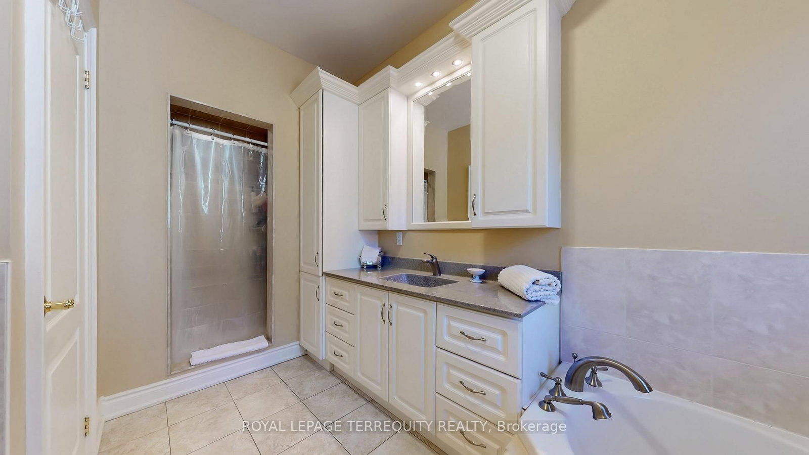 134 Hadrian Drive • Toronto, ON photo 27