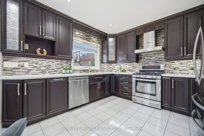 11 Barleyfield Road • Brampton, ON photo 9