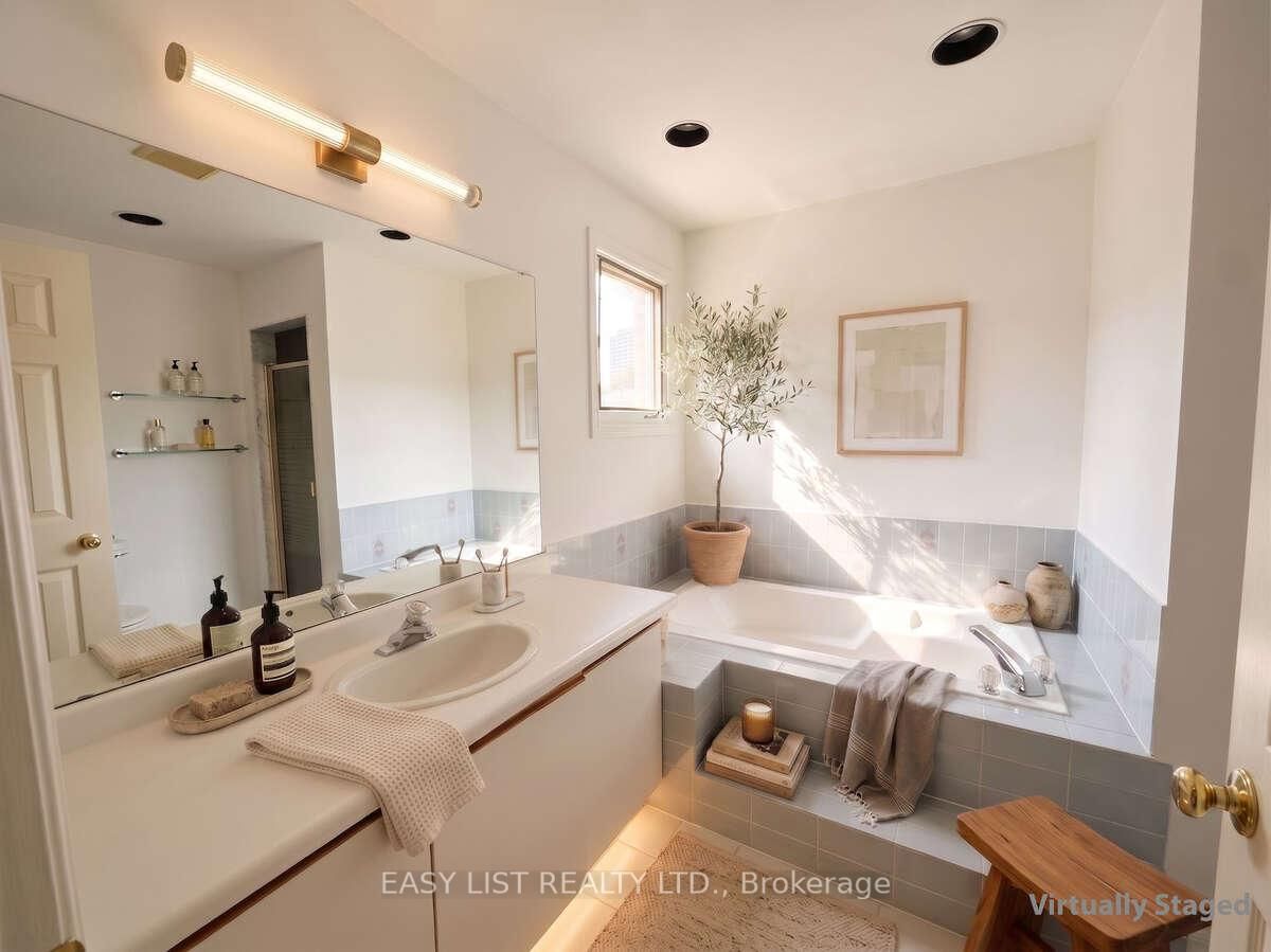 208 Anastasia Terrace • Mississauga, ON photo 12