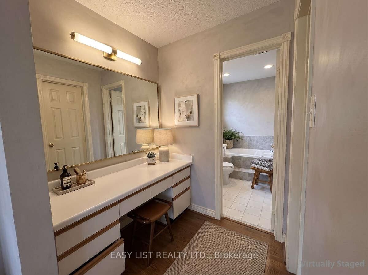 208 Anastasia Terrace • Mississauga, ON photo 13