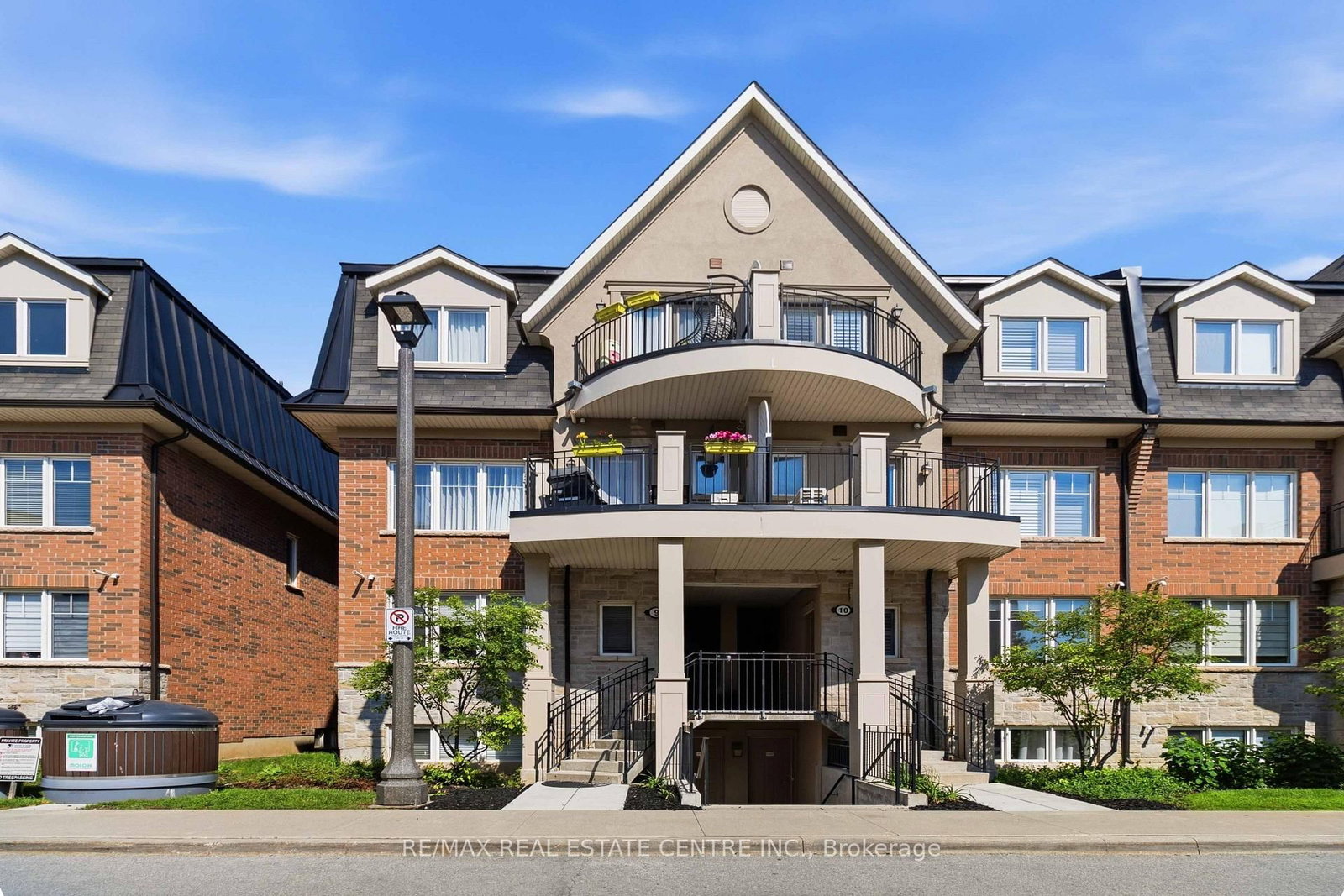 2420 Baronwood Drive • #9-01 • Oakville, ON photo 1