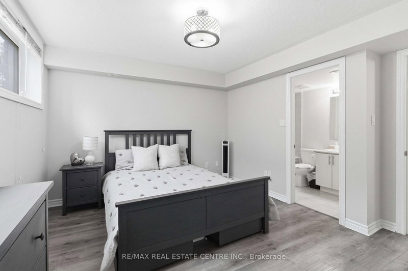 2420 Baronwood Oakville,ON L6M 0X6 — Photo 27