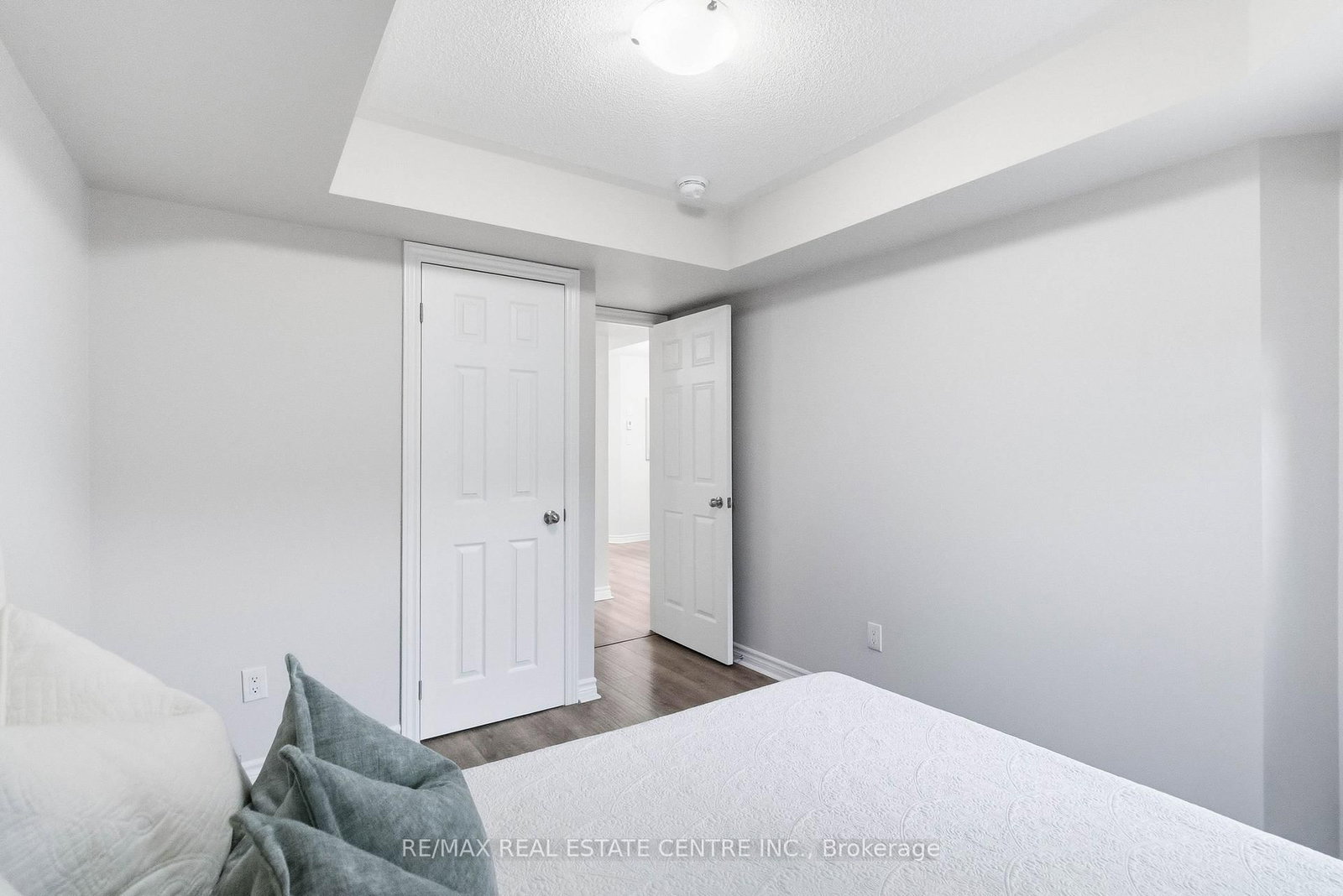 2420 Baronwood Drive • #9-01 • Oakville, ON photo 37