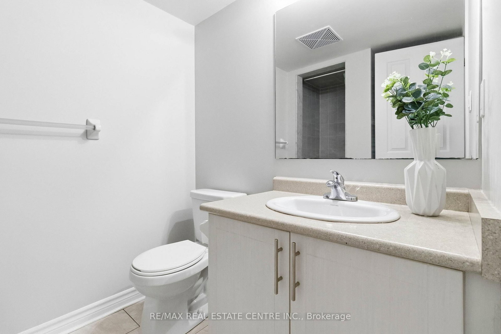 2420 Baronwood Drive • #9-01 • Oakville, ON photo 40