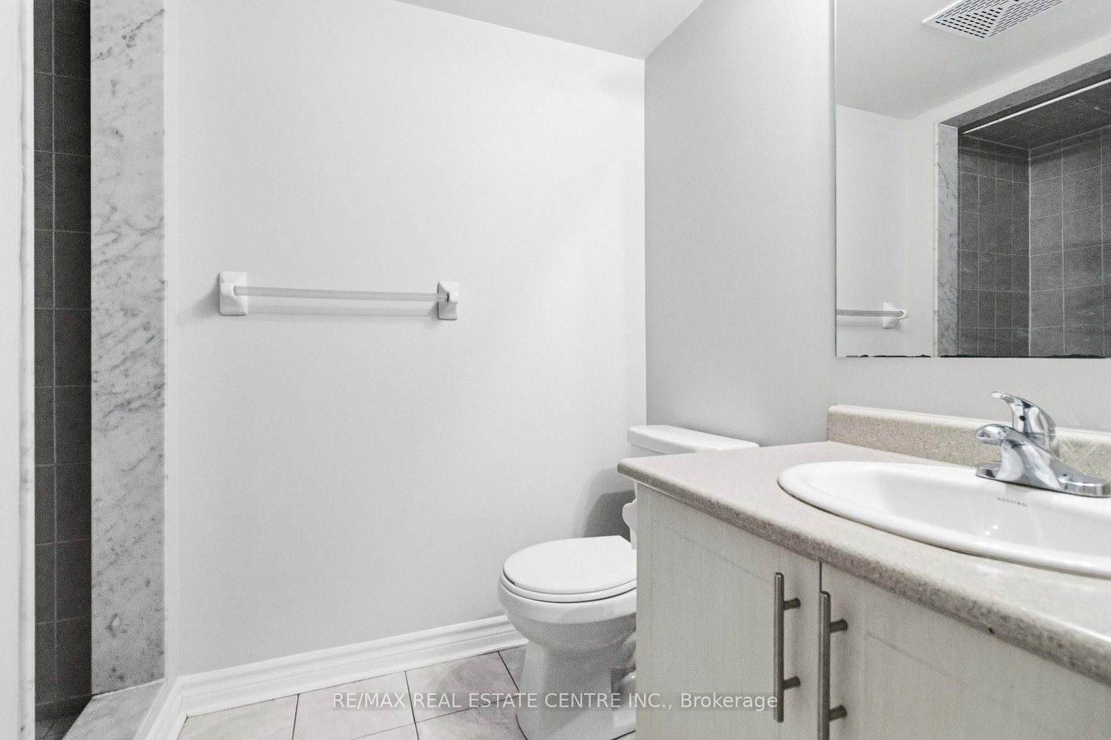 2420 Baronwood Drive • #9-01 • Oakville, ON photo 41