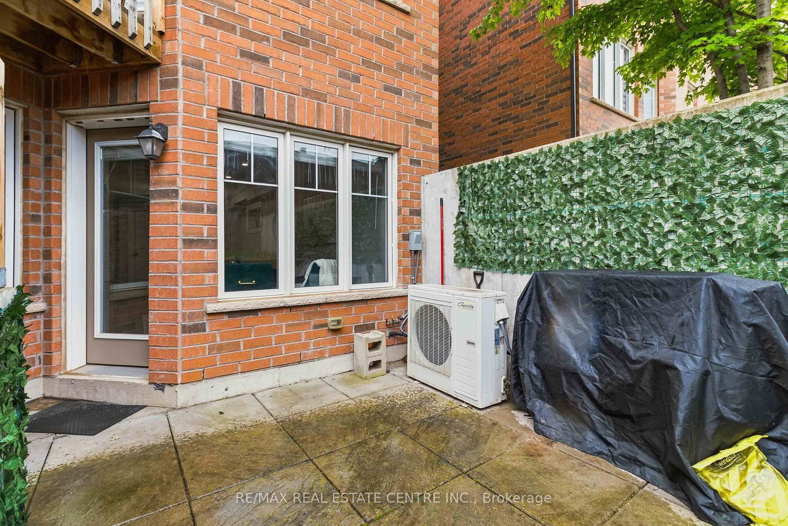 2420 Baronwood Drive • #9-01 • Oakville, ON photo 44