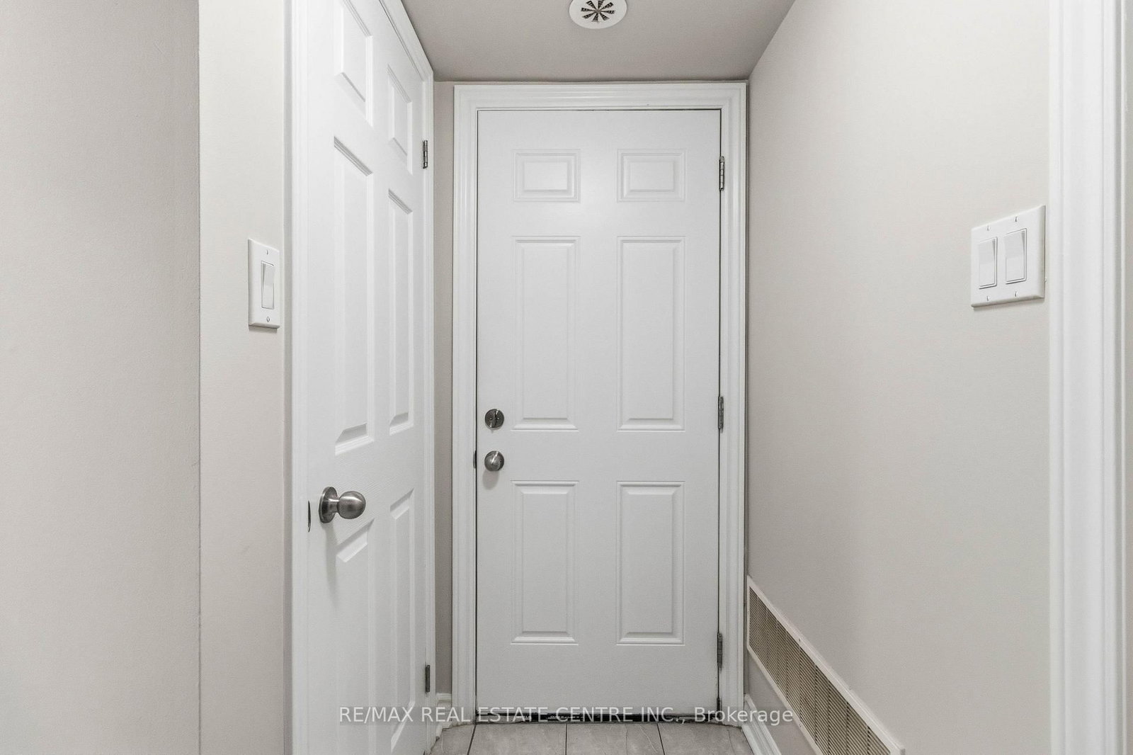 2420 Baronwood Drive • #9-01 • Oakville, ON photo 6