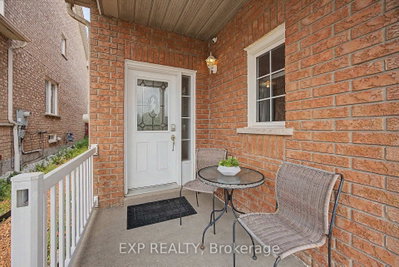 7269 Lantern Fly Hollow • Mississauga, ON photo 2