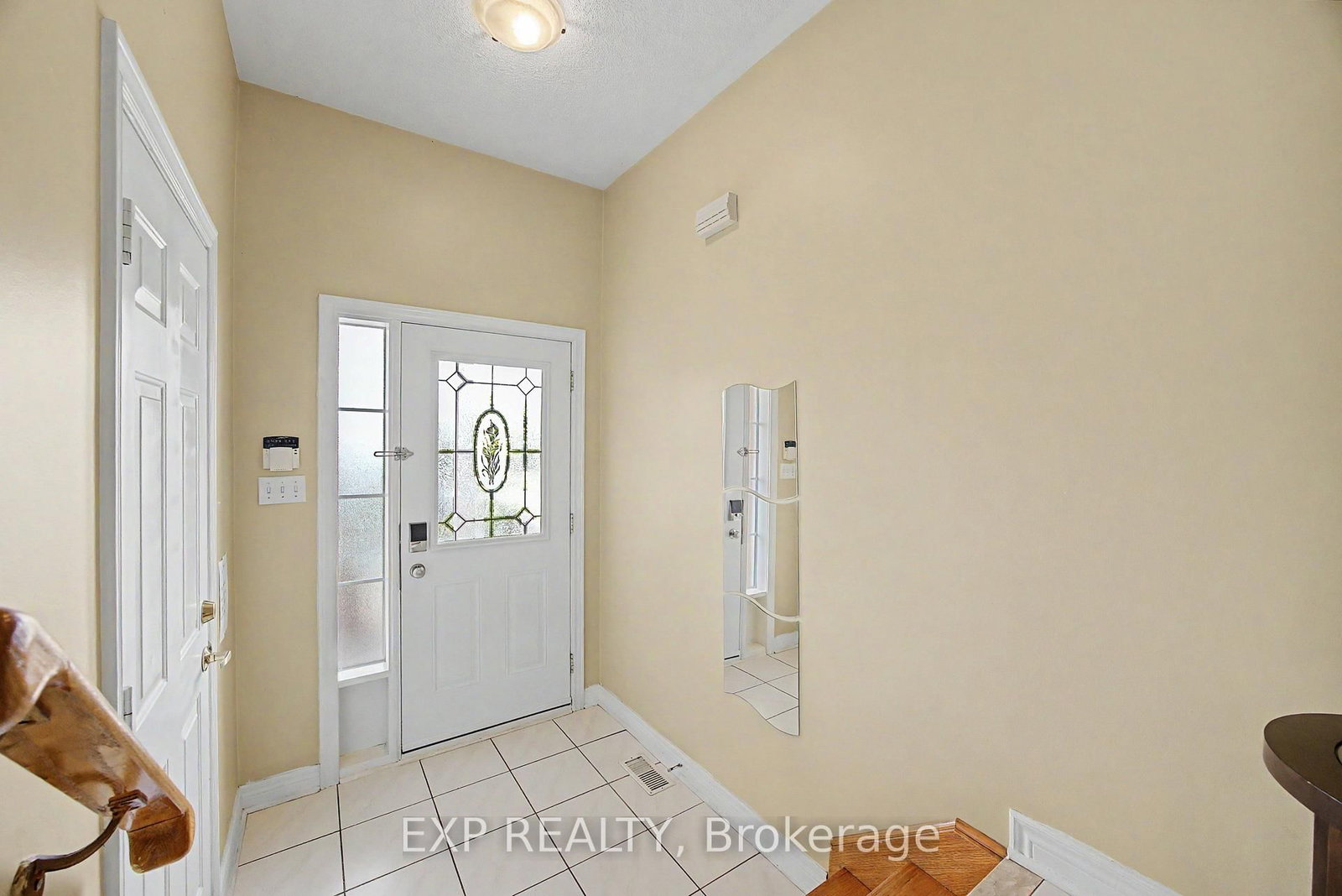 7269 Lantern Fly Hollow • Mississauga, ON photo 3