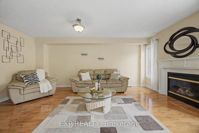 7269 Lantern Fly Hollow • Mississauga, ON photo 9