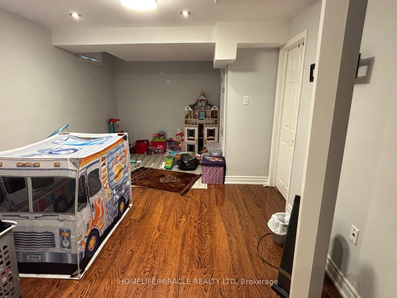 1377 Inuit Trail