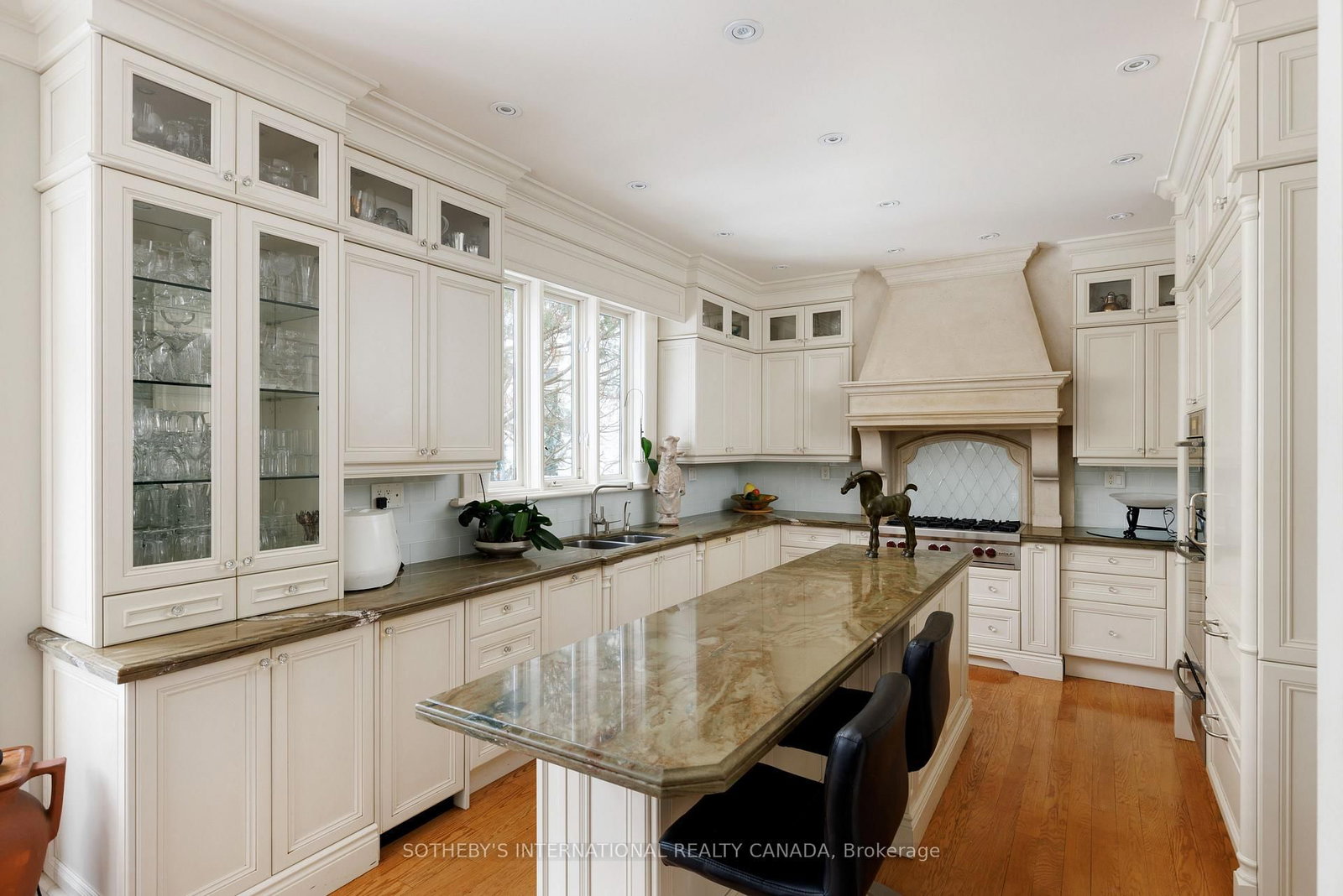 23 Edenbrook Hill • Toronto, ON photo 14