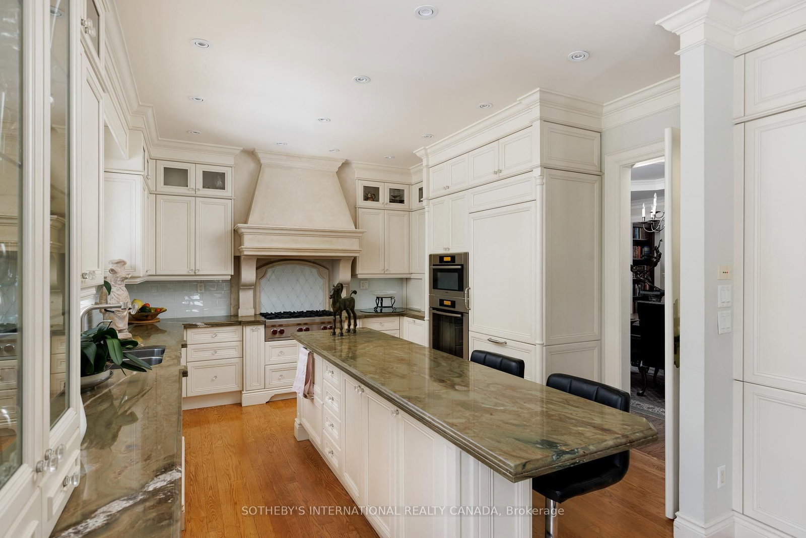 23 Edenbrook Hill • Toronto, ON photo 15