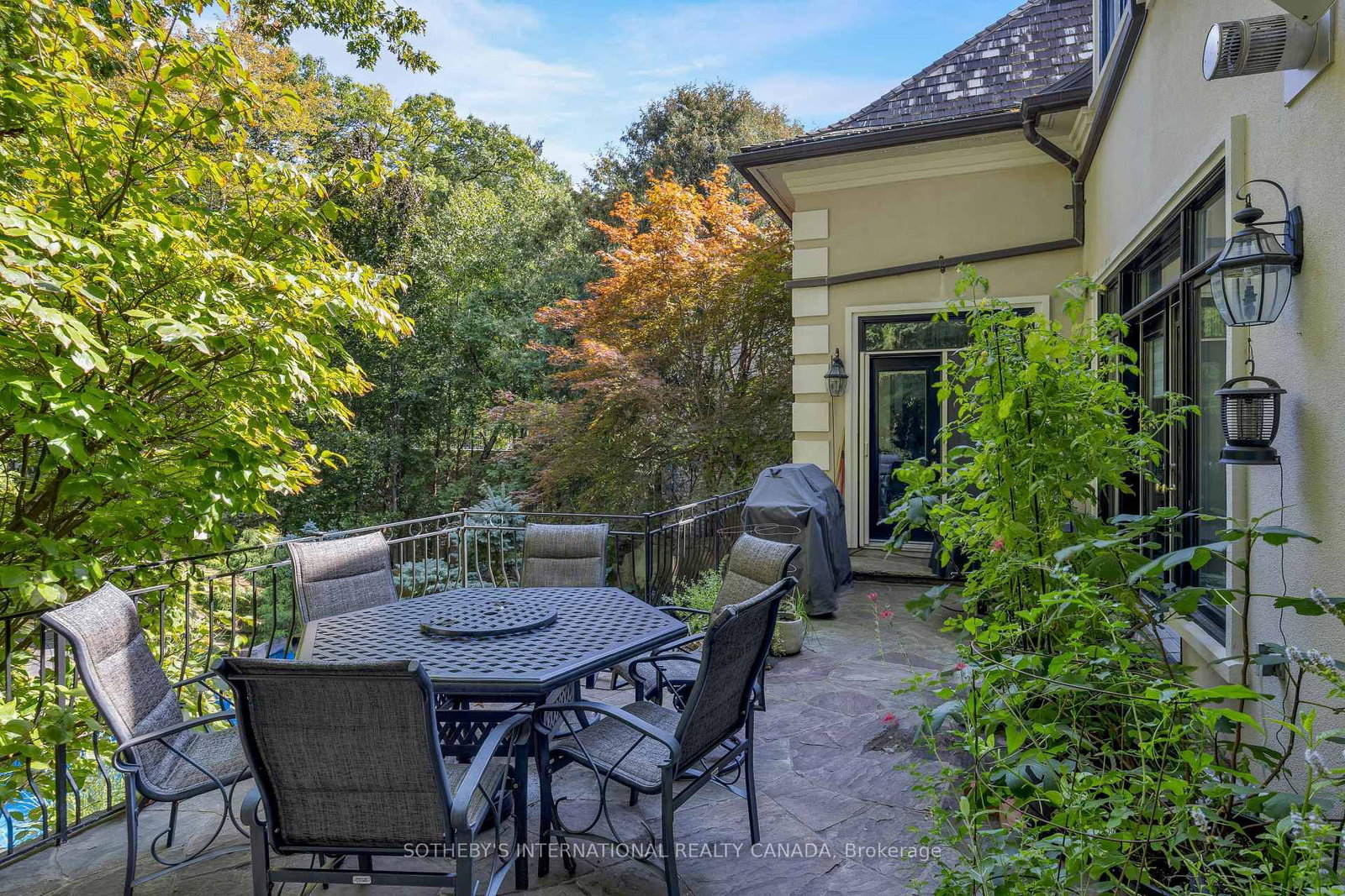 23 Edenbrook Hill • Toronto, ON photo 21