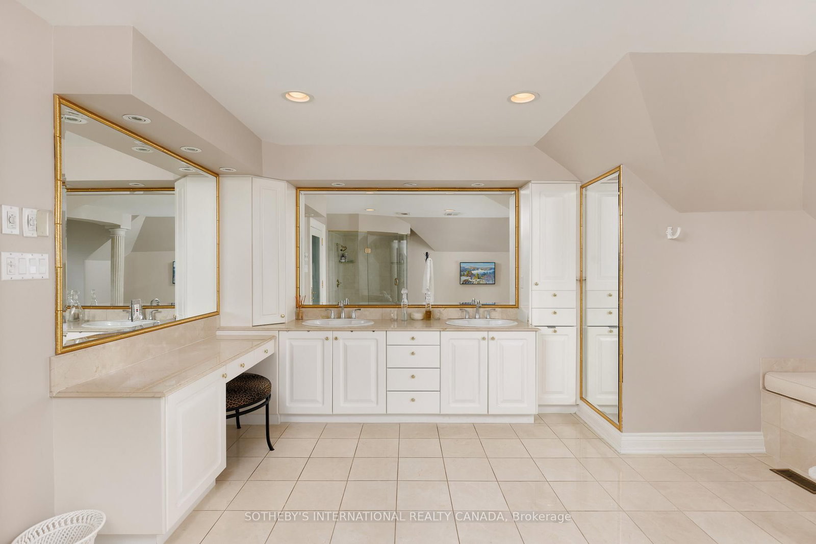 23 Edenbrook Hill • Toronto, ON photo 37