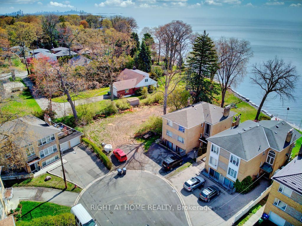 9 Carlis Place • Mississauga, ON photo 3