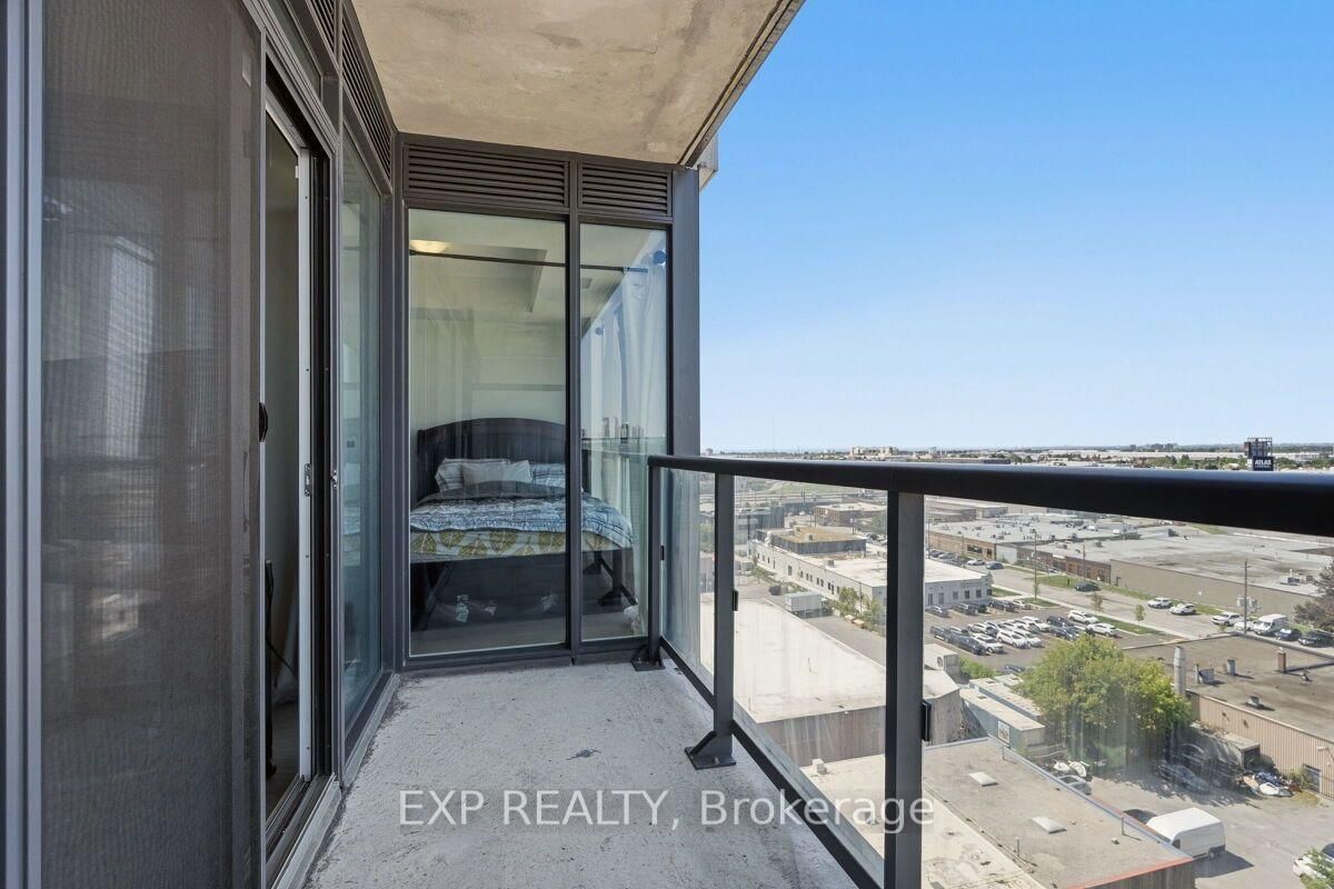 859 The Queensway • #905 • Toronto, ON photo 30
