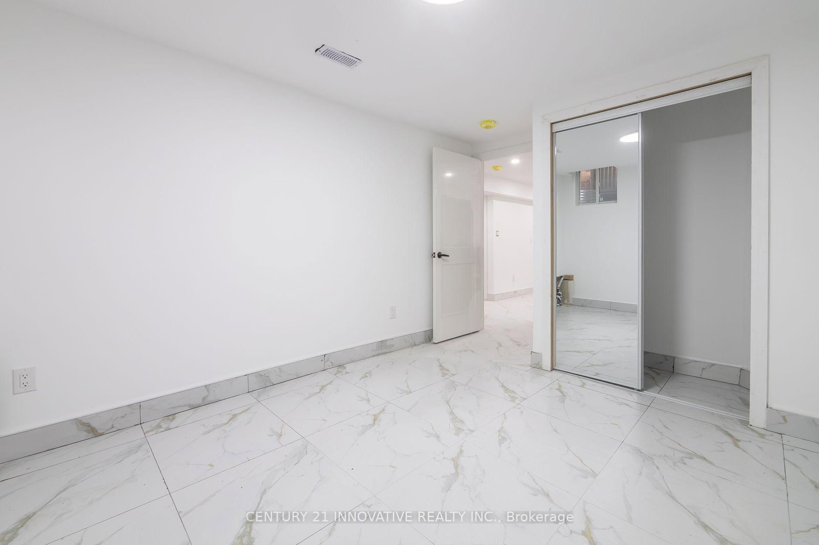 1009 Woodward Avenue • Milton, ON photo 37