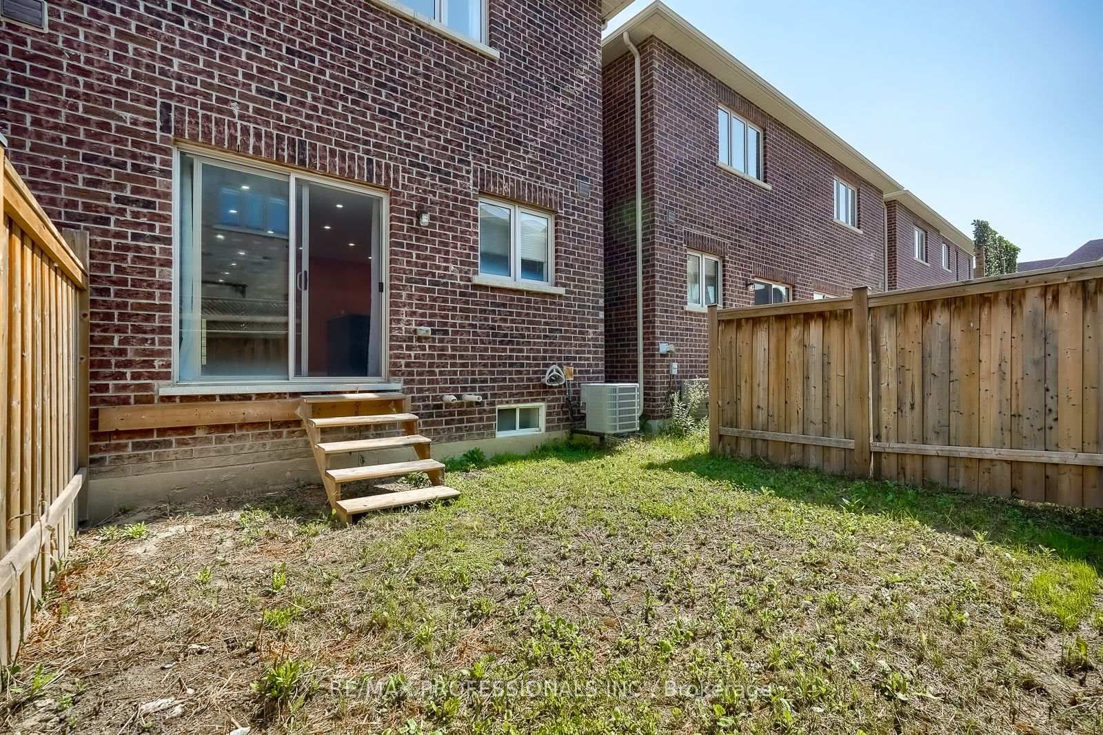 13 Yately Street • Brampton, ON photo 33