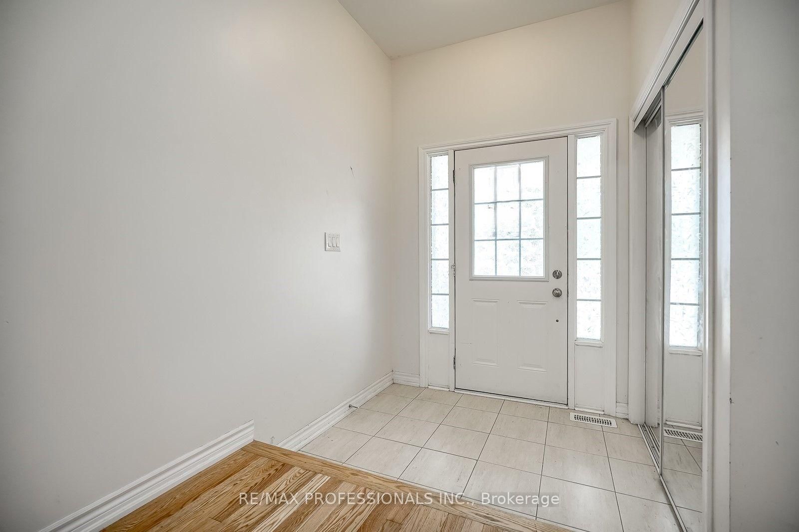 13 Yately Street • Brampton, ON photo 5