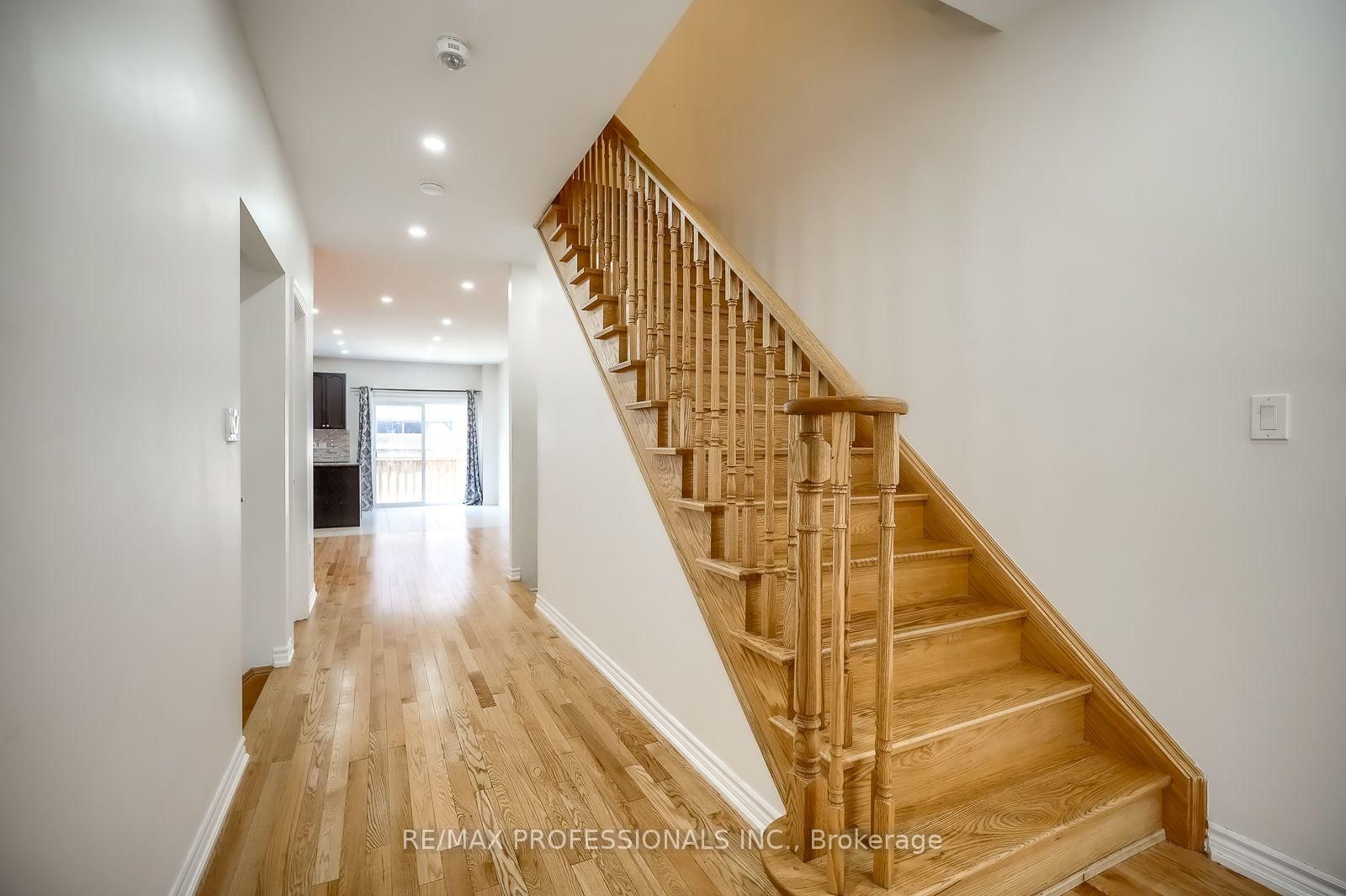 13 Yately Street • Brampton, ON photo 6