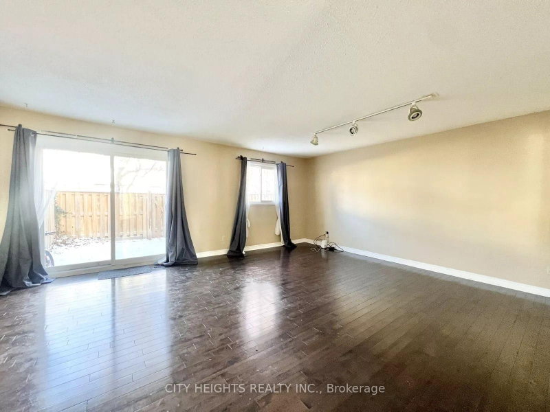 20 - 45 Hansen Road N