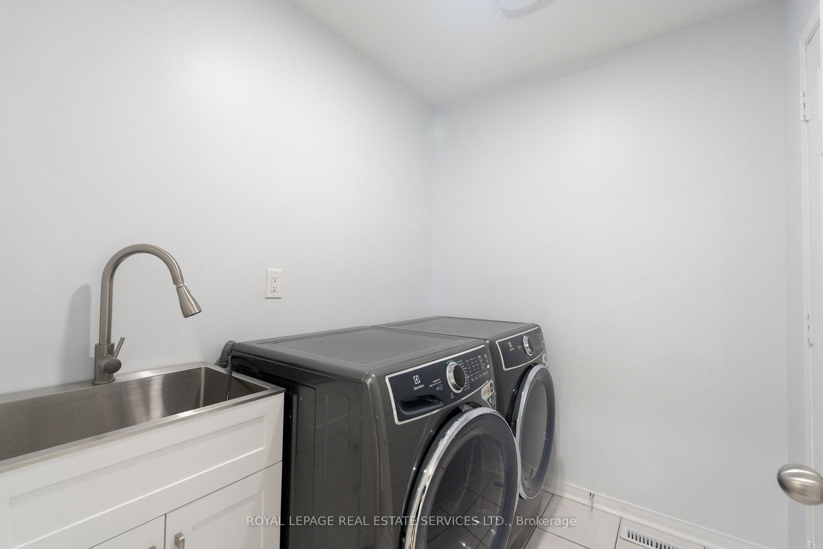 3955 Foxwood Avenue • Mississauga, ON photo 37