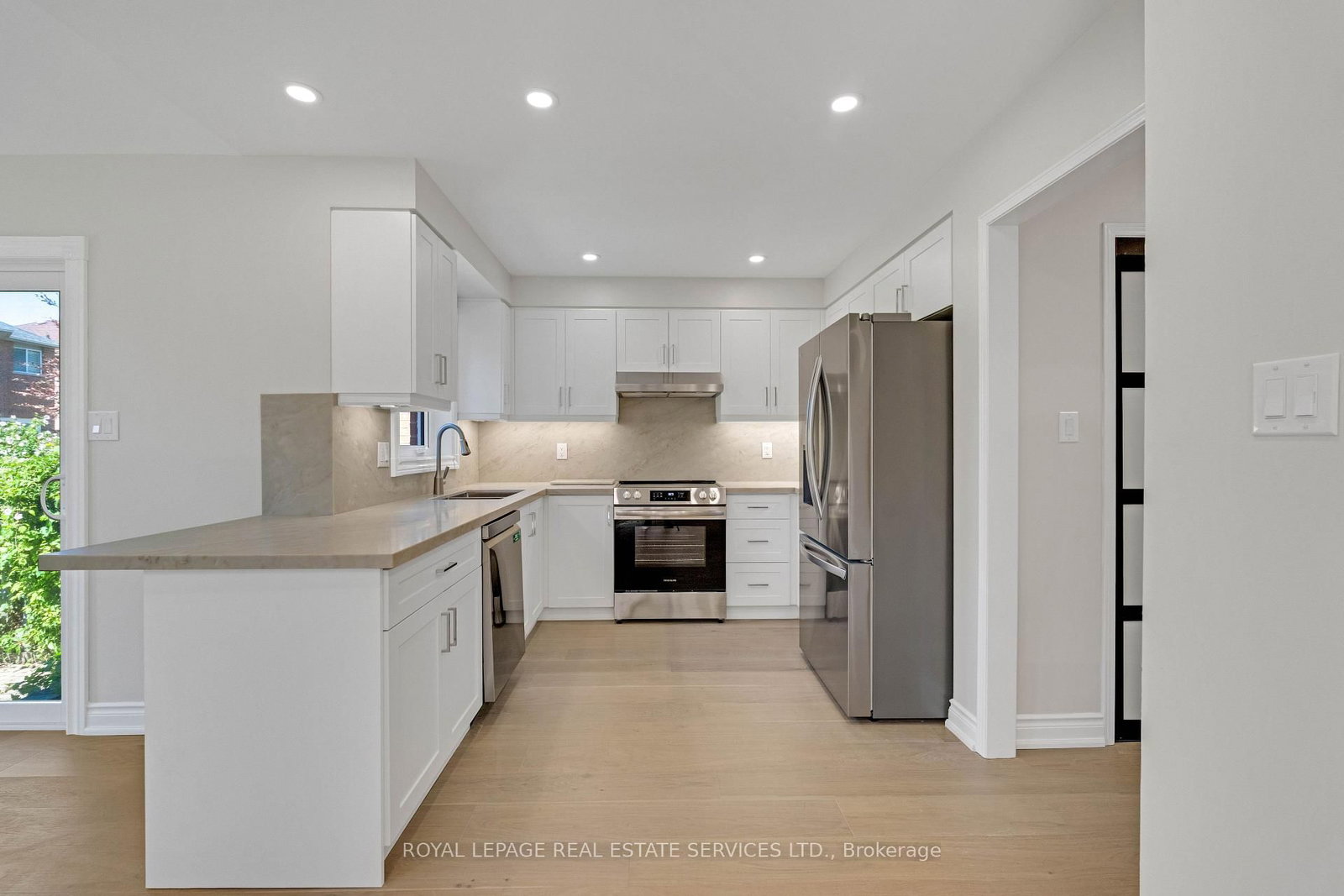 3955 Foxwood Avenue • Mississauga, ON photo 6