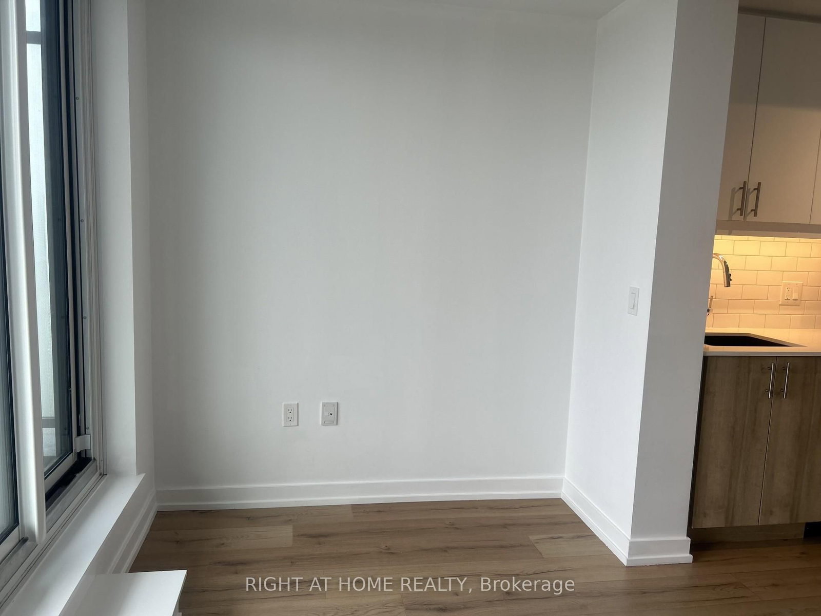 1195 The Queensway • #704 • Toronto, ON photo 9