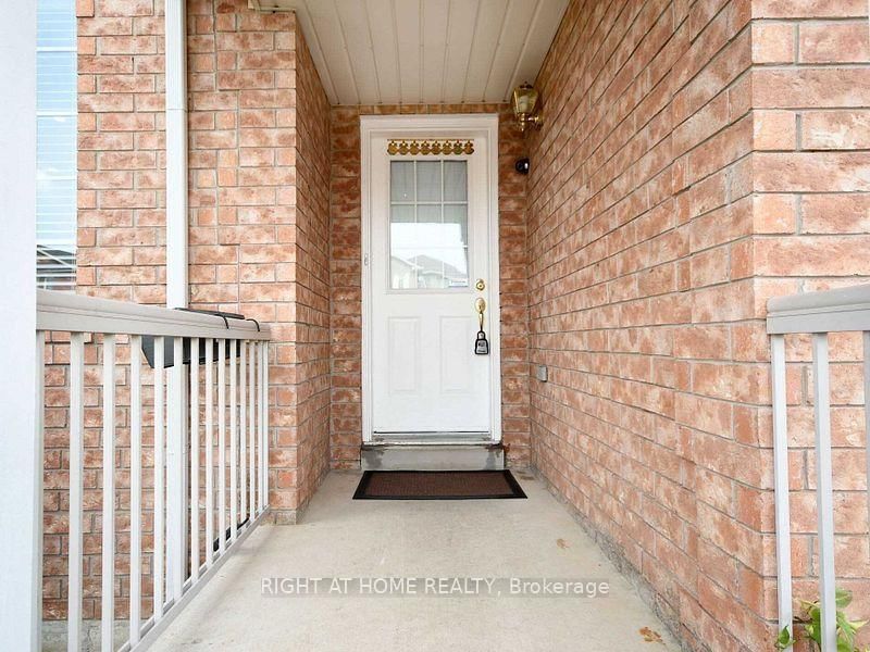 UPPER - 33 SCHOONER Drive