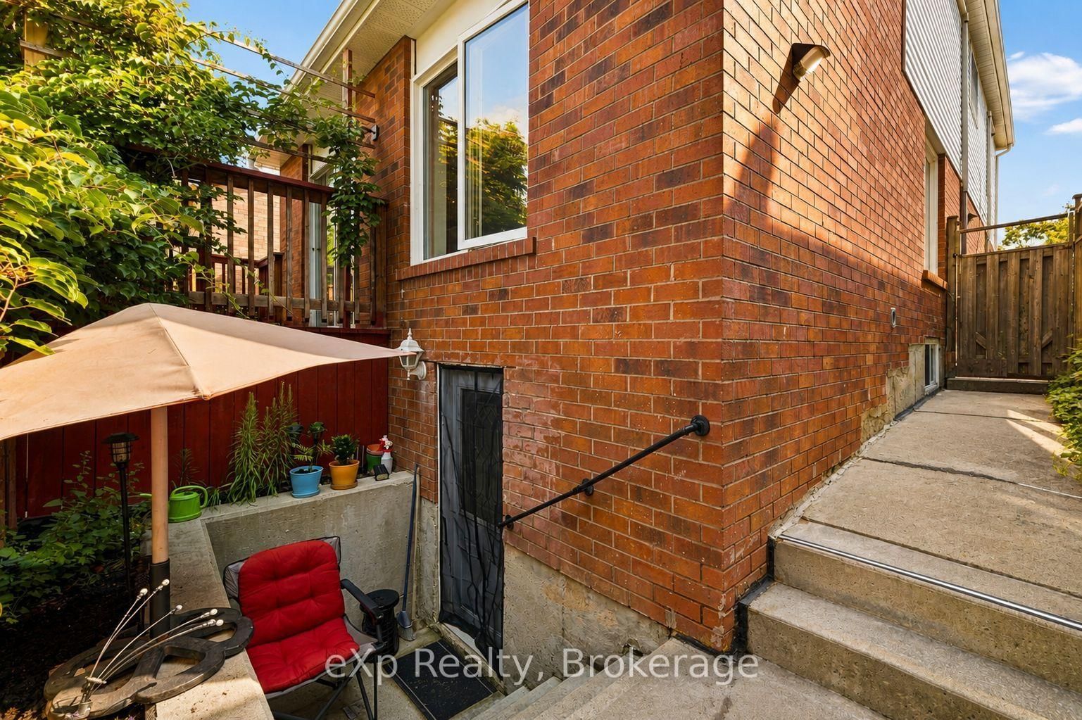 39 Matterdale Avenue • Brampton, ON photo 34