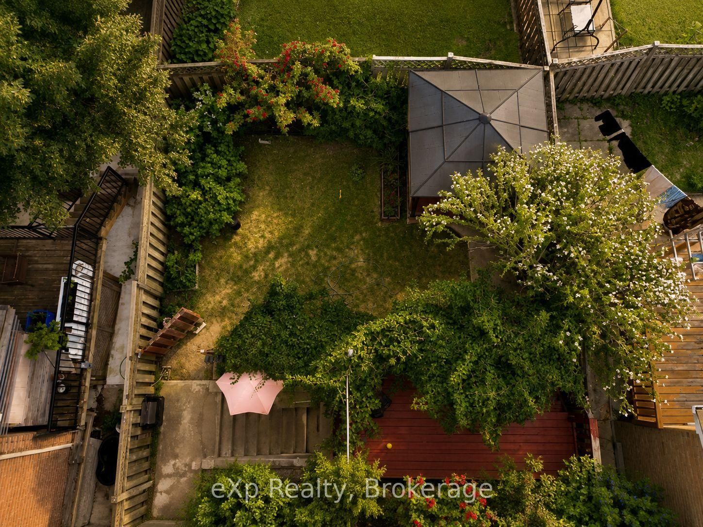 39 Matterdale Avenue • Brampton, ON photo 8