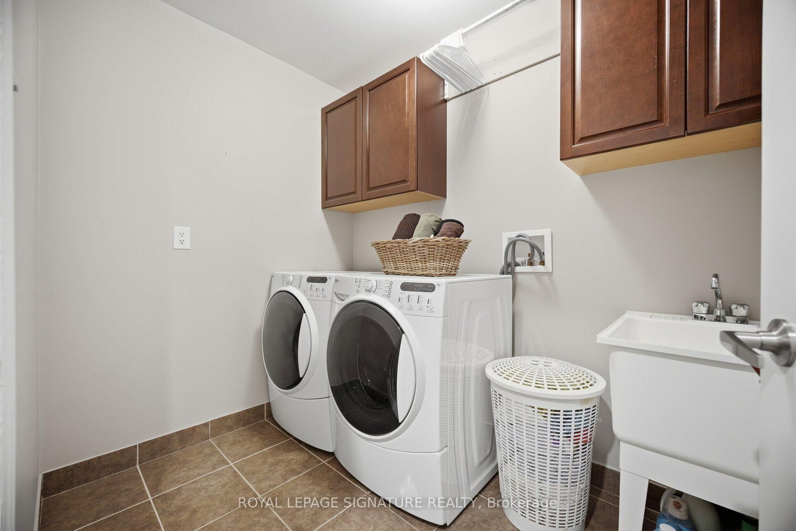 721 Reece Court • Milton, ON photo 35