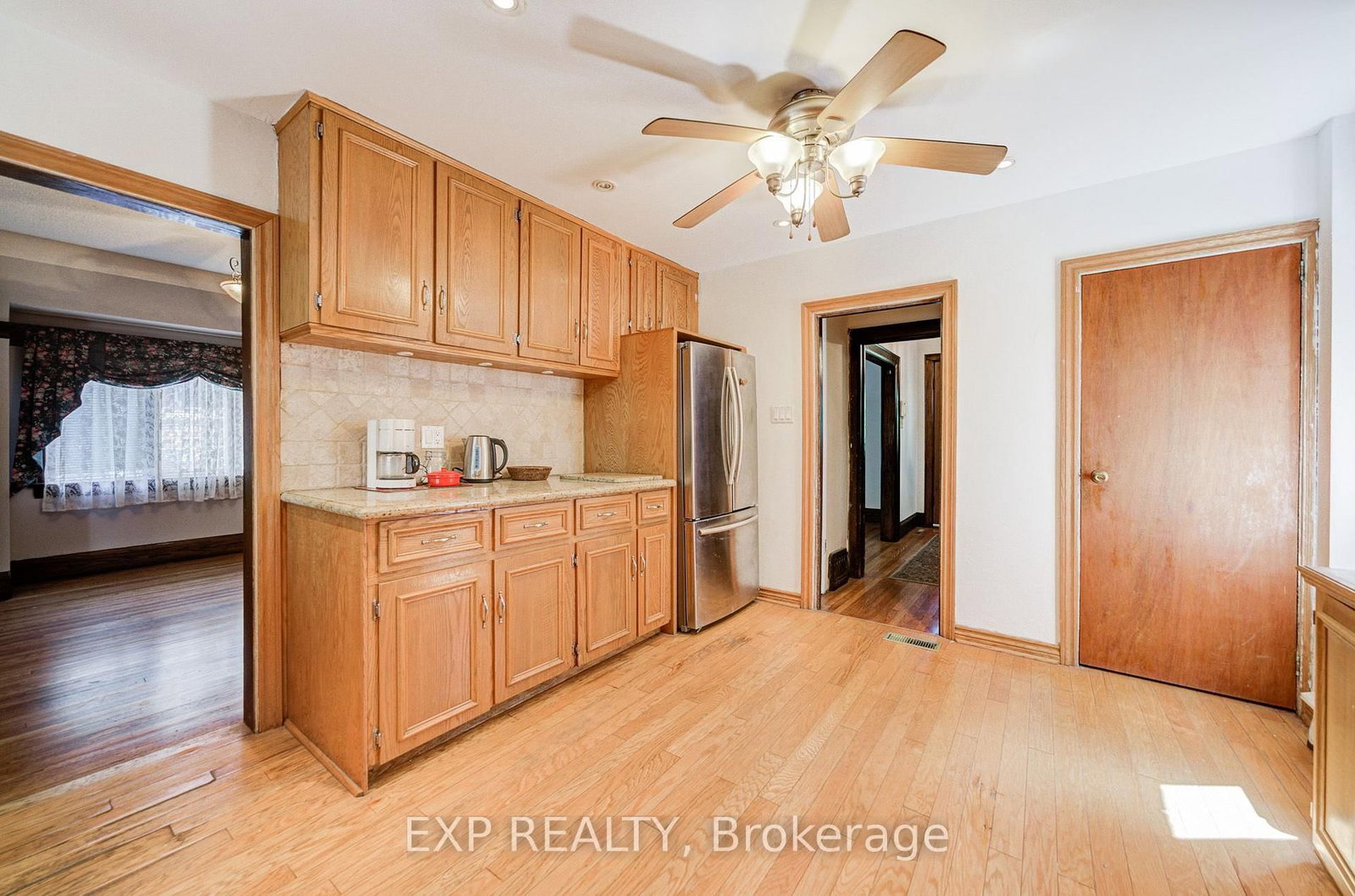 10 King Street Crescent • Toronto, ON photo 16