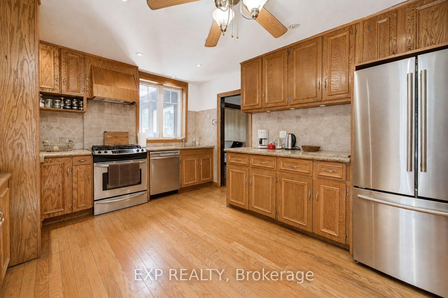 10 King Street Crescent • Toronto, ON photo 18