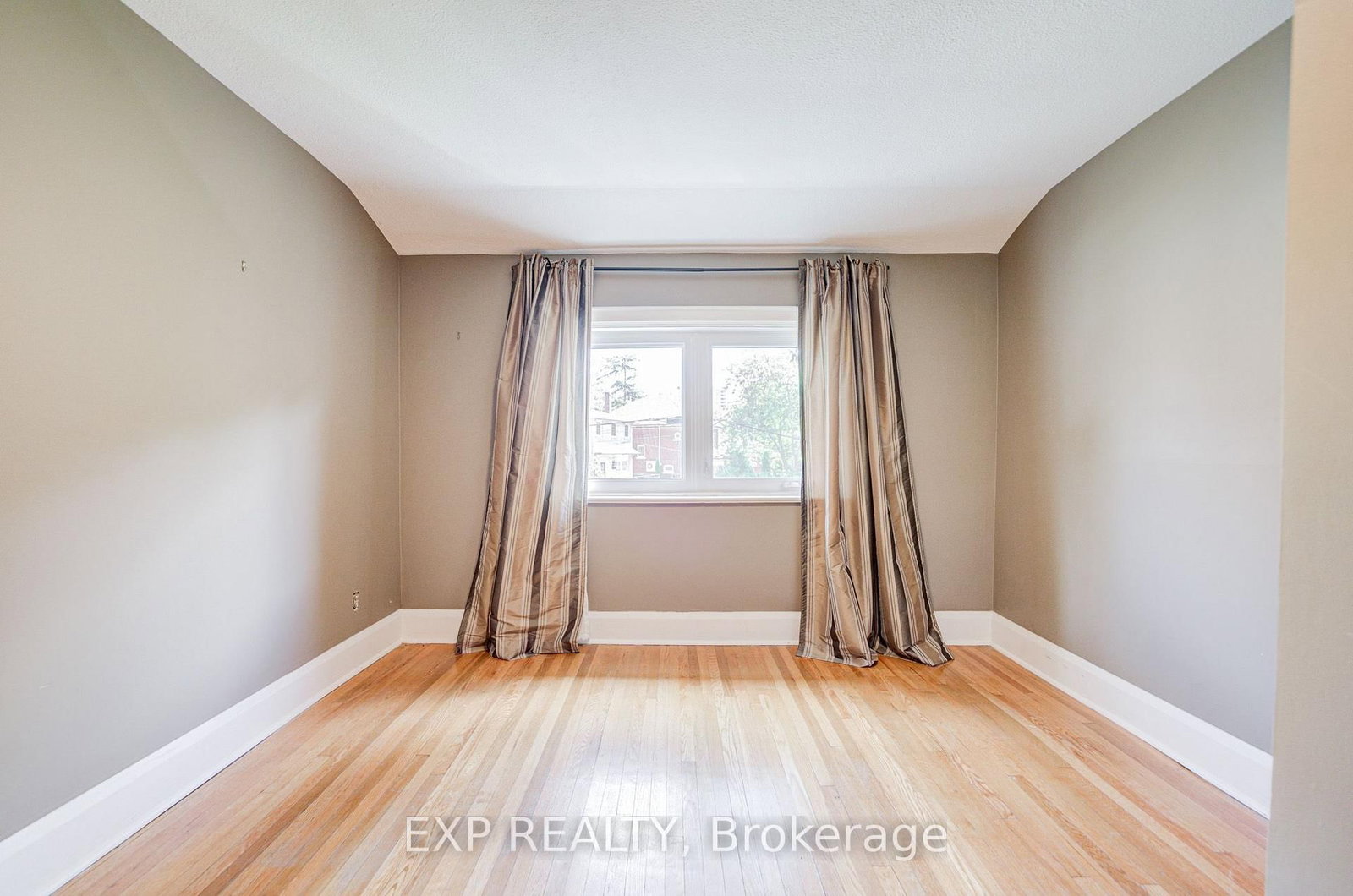 10 King Street Crescent • Toronto, ON photo 24