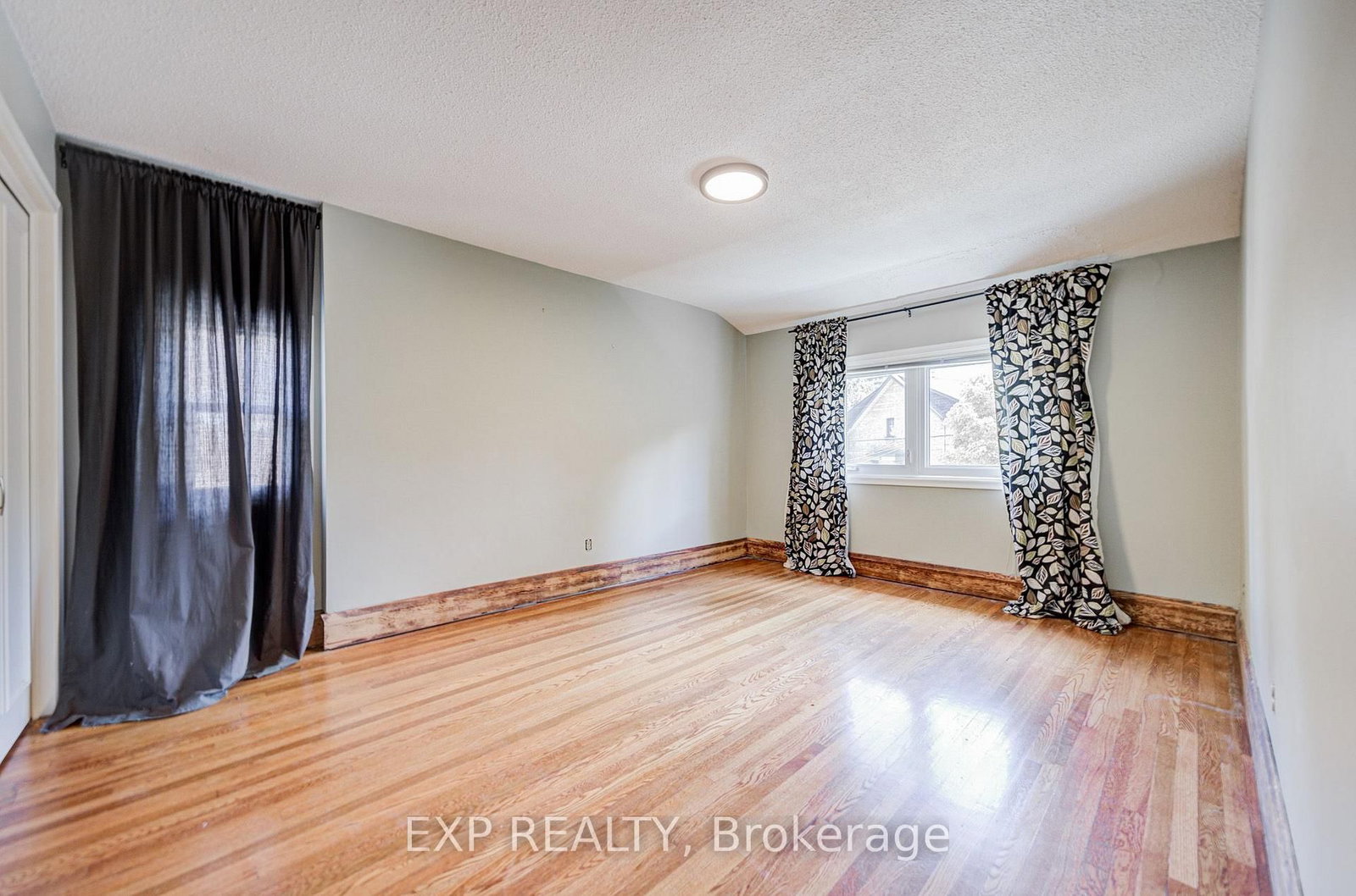 10 King Street Crescent • Toronto, ON photo 26