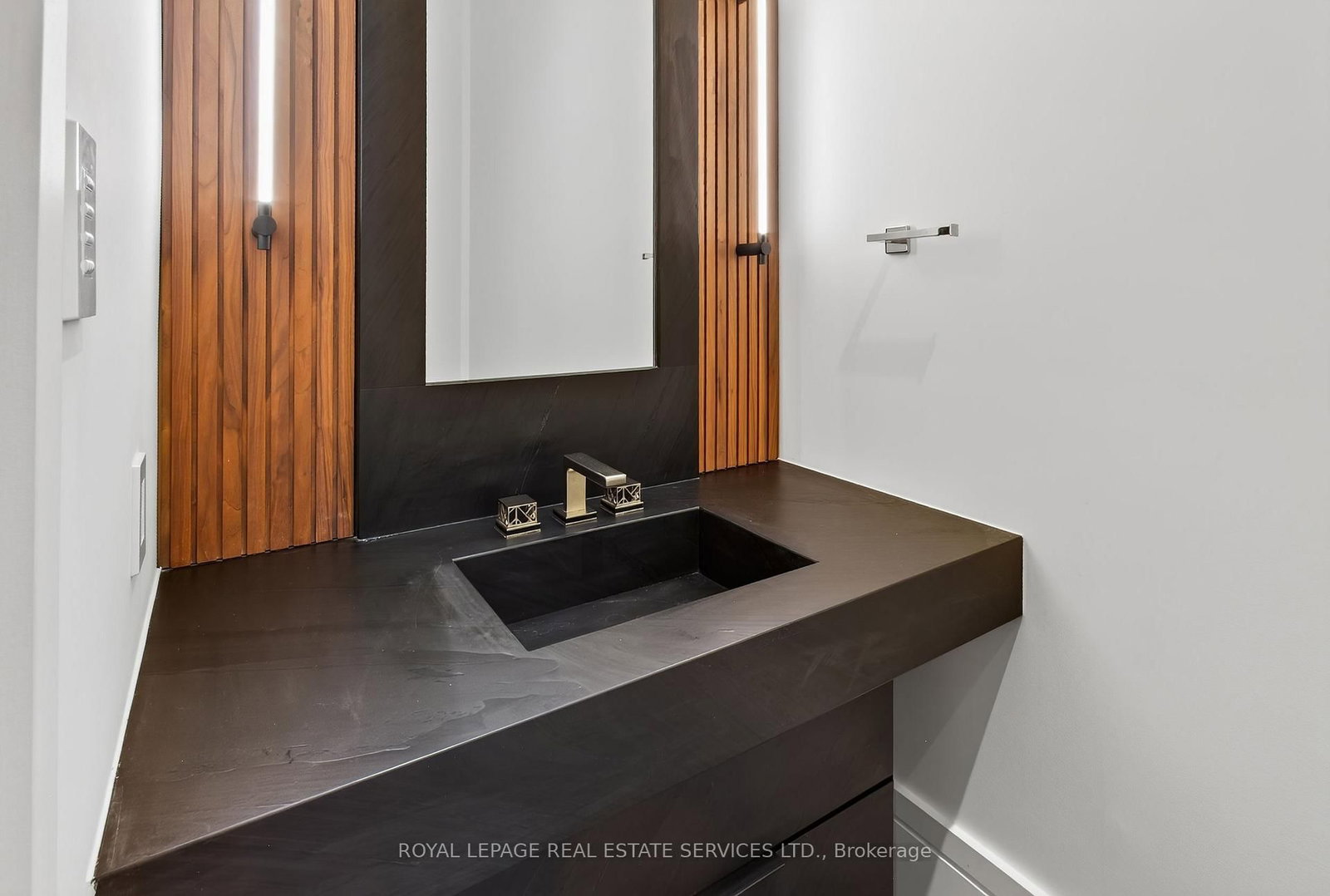 1472 Oakhill Drive • Oakville, ON photo 17