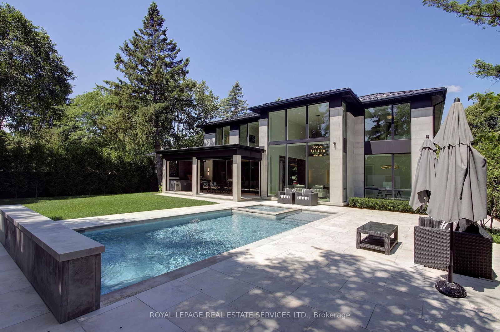 1472 Oakhill Drive • Oakville, ON photo 39