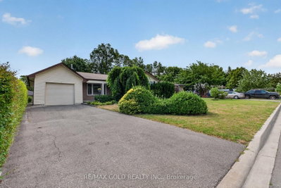 18 Esplanade Road • Brampton, ON photo 2