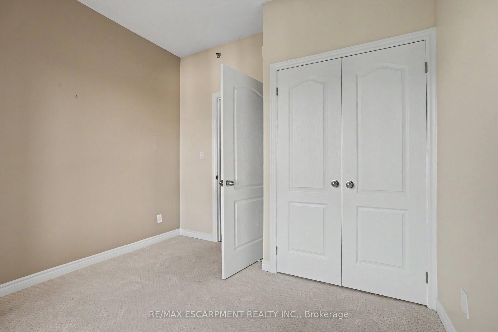 34 Plains Road E • #206 • Burlington, ON photo 18