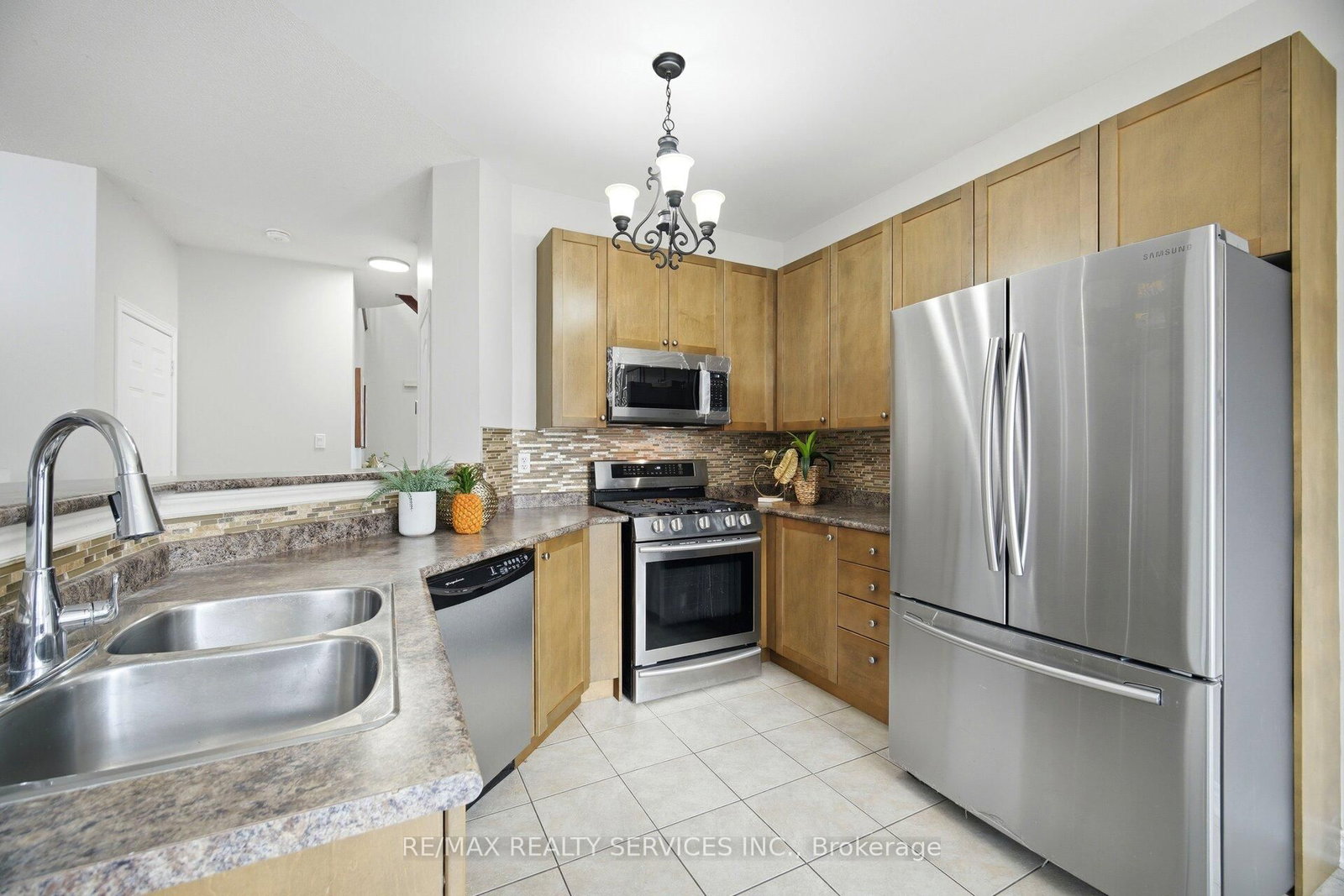 16 Lagrotto Road • Brampton, ON photo 12