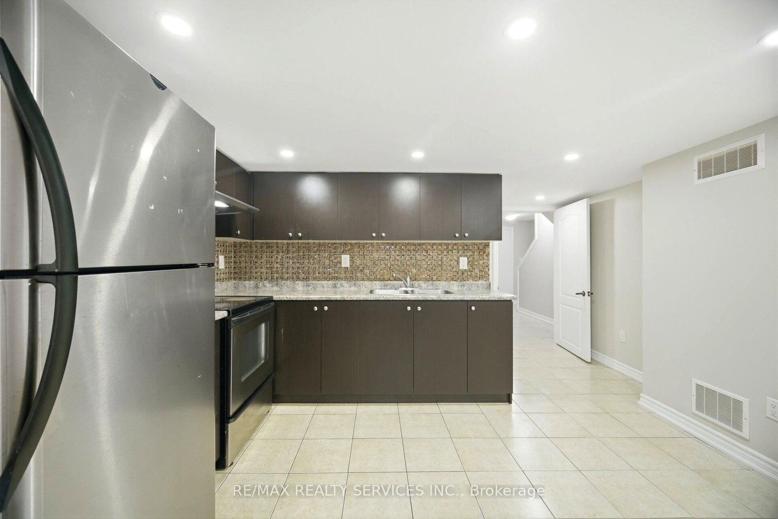 16 Lagrotto Road • Brampton, ON photo 37