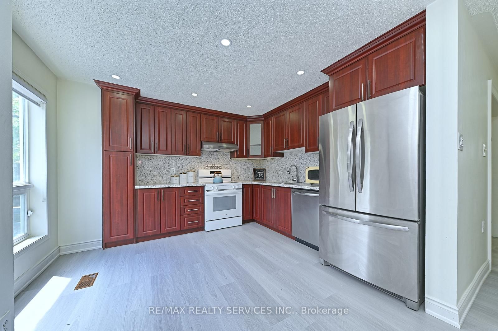 56 Mullis Crescent • Brampton, ON photo 12