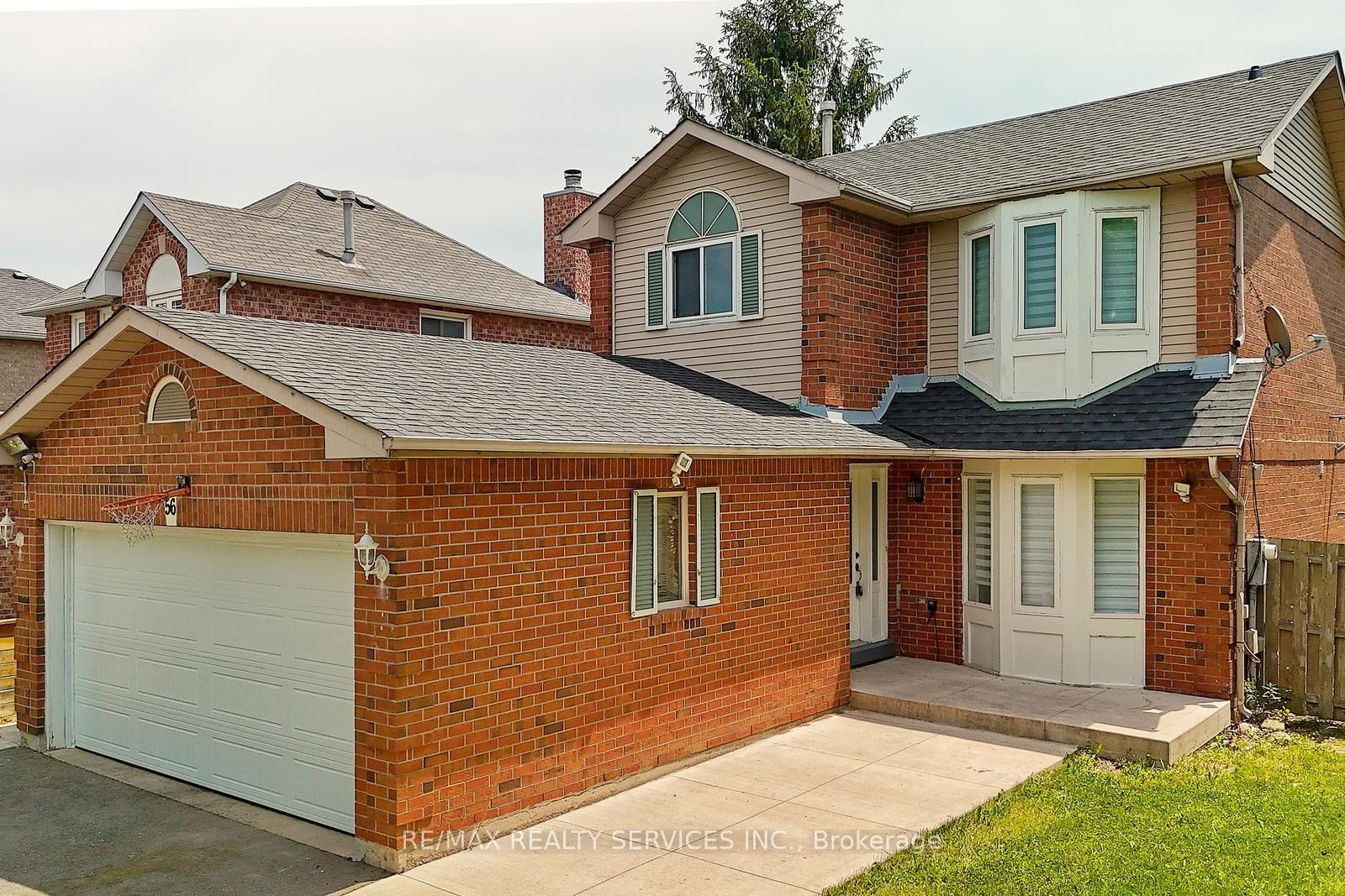 56 Mullis Crescent • Brampton, ON photo 3