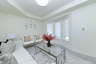 56 Mullis Crescent • Brampton, ON photo 8
