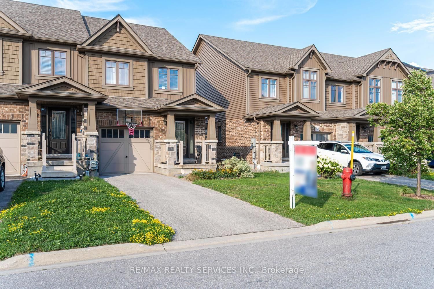 100 Winterton Court • Orangeville, ON photo 3